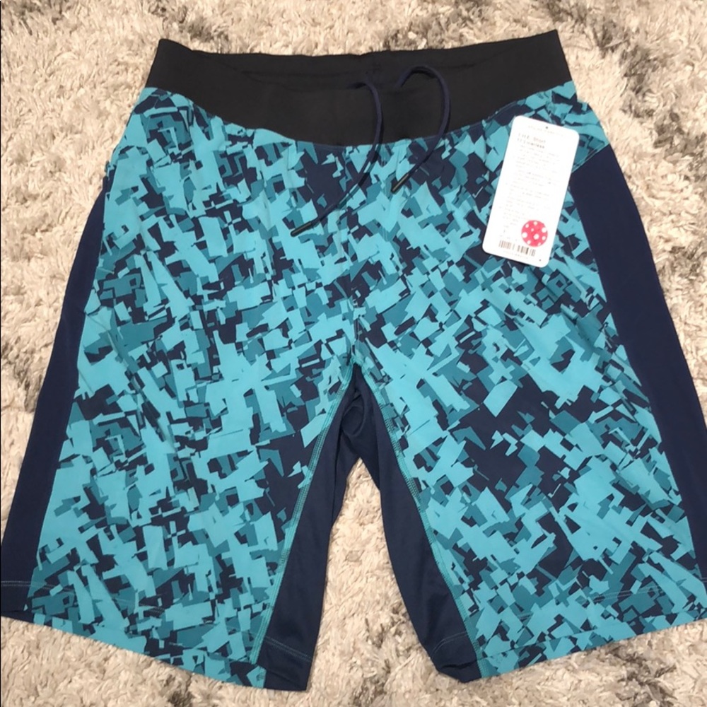 lululemon T.H.E short 11* Linerless Large, BNWT